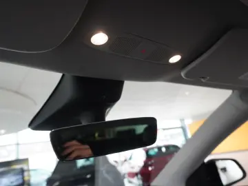 TESLA Model Y LONGRANGE DUAL-MOTOR NAVI KAMERA DAB AMD
