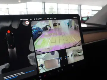 TESLA Model Y LONGRANGE DUAL-MOTOR NAVI KAMERA DAB AMD
