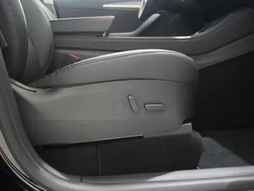 TESLA Model Y LONGRANGE DUAL-MOTOR NAVI KAMERA DAB AMD