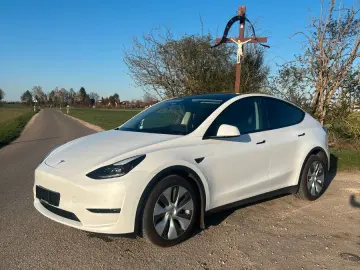 TESLA Model Y Long Range Dual AWD