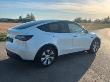 TESLA Model Y Long Range Dual AWD
