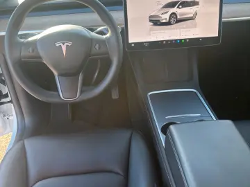 TESLA Model Y Long Range Dual AWD