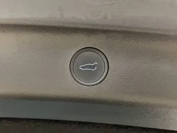TESLA Model Y Maximale Reichweite Dual AWD ACC Pano