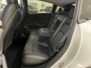 TESLA Model Y Maximale Reichweite Dual AWD ACC Pano