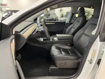 TESLA Model Y Maximale Reichweite Dual AWD ACC Pano