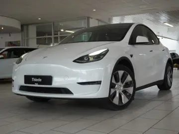 TESLA Model Y LONGRANGE DUAL-MOTOR NAVI KAMERA DAB AMD