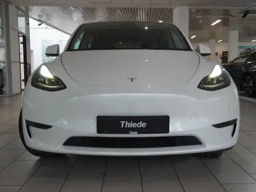 TESLA Model Y LONGRANGE DUAL-MOTOR NAVI KAMERA DAB AMD