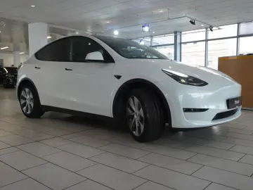 TESLA Model Y LONGRANGE DUAL-MOTOR NAVI KAMERA DAB AMD