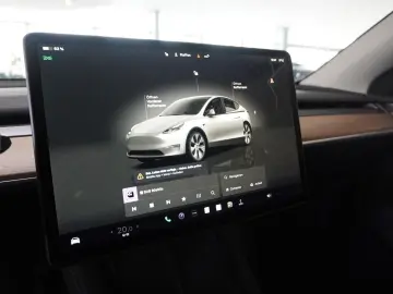 TESLA Model Y LONGRANGE DUAL-MOTOR NAVI KAMERA DAB AMD