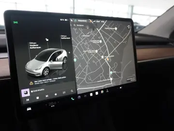 TESLA Model Y LONGRANGE DUAL-MOTOR NAVI KAMERA DAB AMD