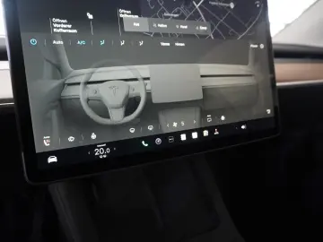 TESLA Model Y LONGRANGE DUAL-MOTOR NAVI KAMERA DAB AMD