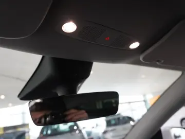 TESLA Model Y LONGRANGE DUAL-MOTOR NAVI KAMERA DAB AMD