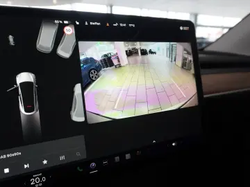 TESLA Model Y LONGRANGE DUAL-MOTOR NAVI KAMERA DAB AMD
