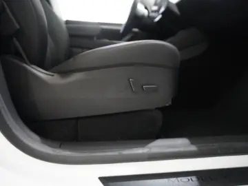 TESLA Model Y LONGRANGE DUAL-MOTOR NAVI KAMERA DAB AMD