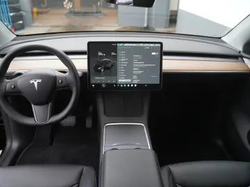 TESLA Model Y Long Range AWD  Mwst. ausweisbar