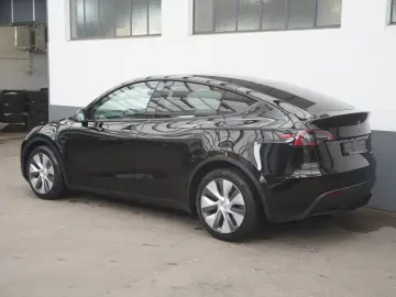 TESLA Model Y Long Range AWD  Mwst. ausweisbar