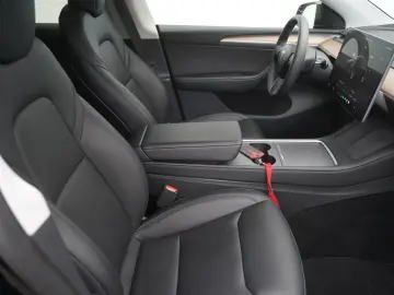 TESLA Model Y Long Range AWD  Mwst. ausweisbar
