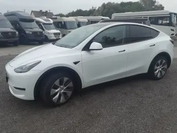 TESLA Model Y Long Range AWD Modell 2023