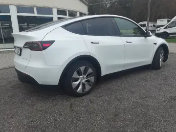 TESLA Model Y Long Range AWD Modell 2023
