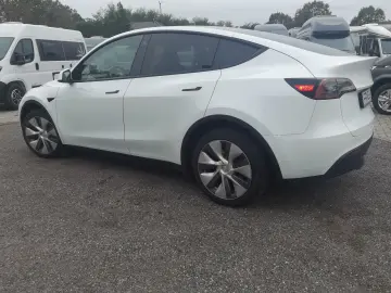 TESLA Model Y Long Range AWD Modell 2023