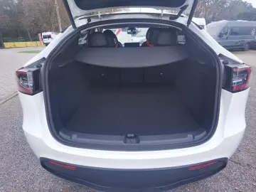 TESLA Model Y Long Range AWD Modell 2023