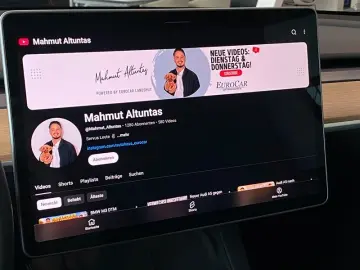 TESLA Model Y AWD Long Range Dual Motor Panorama LED