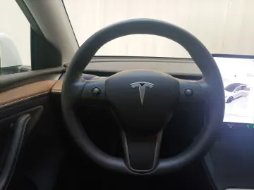 TESLA Model Y Dual Navi CAM ACC Sitzhzg. WäPu