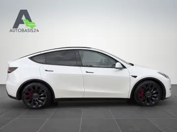 TESLA Model Y Performance Dual AWD  Gigafactory Berlin