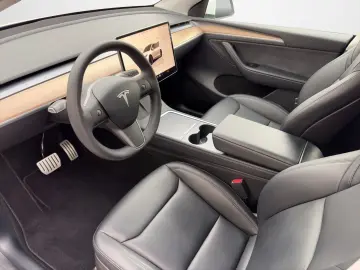 TESLA Model Y Performance Dual AWD  Gigafactory Berlin