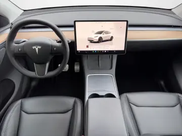 TESLA Model Y Performance Dual AWD  Gigafactory Berlin