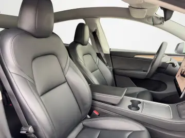 TESLA Model Y Performance Dual AWD  Gigafactory Berlin
