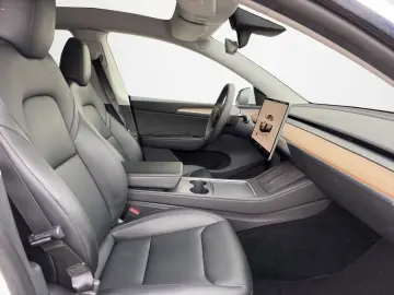 TESLA Model Y Performance Dual AWD  Gigafactory Berlin