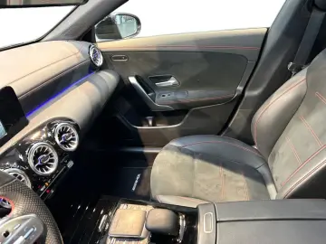 MERCEDES-BENZ CLA 220 d Coupe AMG