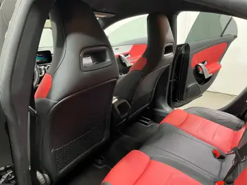 MERCEDES-BENZ CLA 250 4Matic