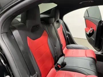 MERCEDES-BENZ CLA 250 4Matic