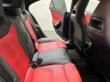 MERCEDES-BENZ CLA 250 4Matic