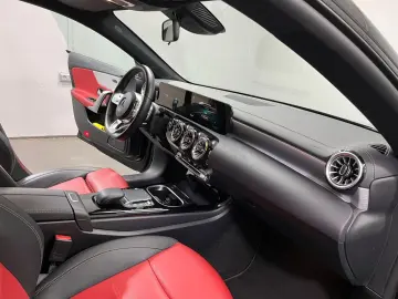MERCEDES-BENZ CLA 250 4Matic
