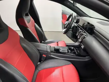 MERCEDES-BENZ CLA 250 4Matic