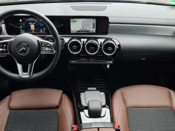 MERCEDES-BENZ CLA 250 e Coupe