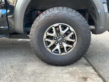 FORD F-150 RAPTOR LAUNCH EDITION SUPERCREW LEDER PANO