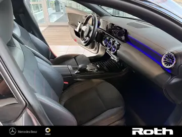 MERCEDES-BENZ CLA 220 d AMG Distronic