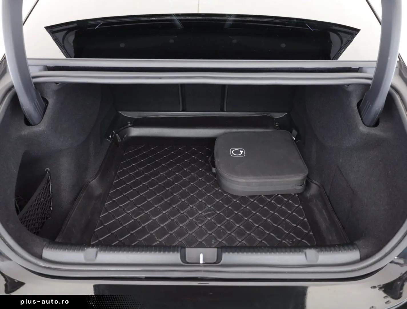 MERCEDES-BENZ EQE EQE 300 2024   Automatik  Scheckheft  Navi