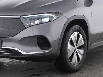 MERCEDES-BENZ EQA 300 4M Progressive Advanced LED Kamery DAB