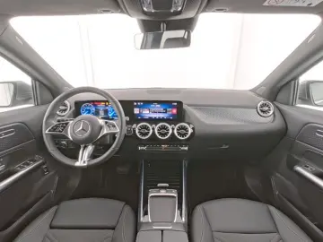 MERCEDES-BENZ EQA 300 4M Progressive Advanced LED Kamery DAB