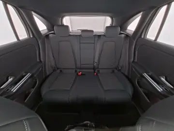 MERCEDES-BENZ EQA 300 4M Progressive Advanced LED Kamery DAB