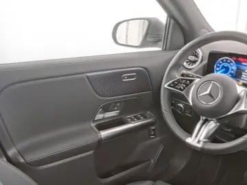 MERCEDES-BENZ EQA 300 4M Progressive Advanced LED Kamery DAB