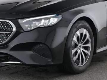 MERCEDES-BENZ E 220 d Avantgarde Advanced LED Distro…