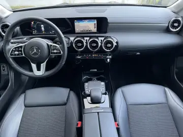 MERCEDES-BENZ CLA 220 d Coupe LED
