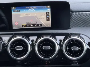 MERCEDES-BENZ CLA 220 d Coupe LED