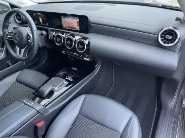 MERCEDES-BENZ CLA 220 d Coupe LED
